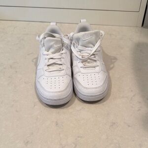 Nike Kids White Air Force 1 - 4Y. Gently worn